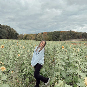 Meet your Posher, Abbi